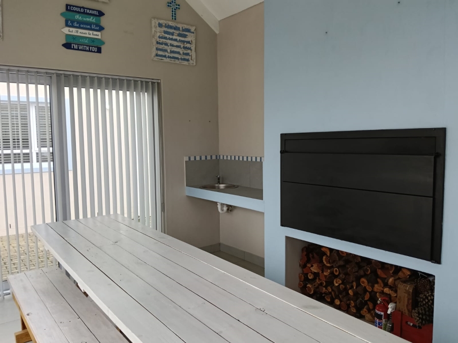 To Let 3 Bedroom Property for Rent in Sandbaai Western Cape